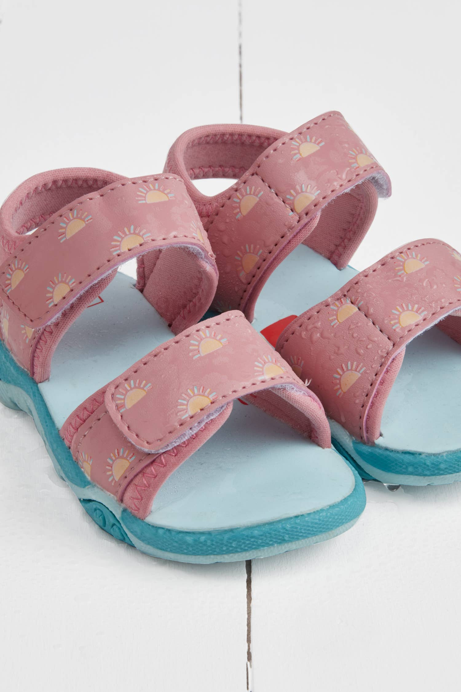 Grass & Air rose sandaler set fra siden