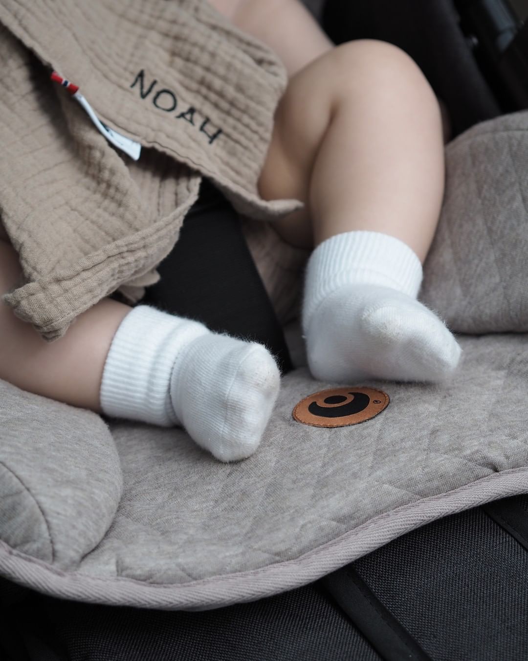 Easygrow Stroller Reducer / Minimizer voor kinderwagen - Zand - Stroller Reducer - MamaMilla