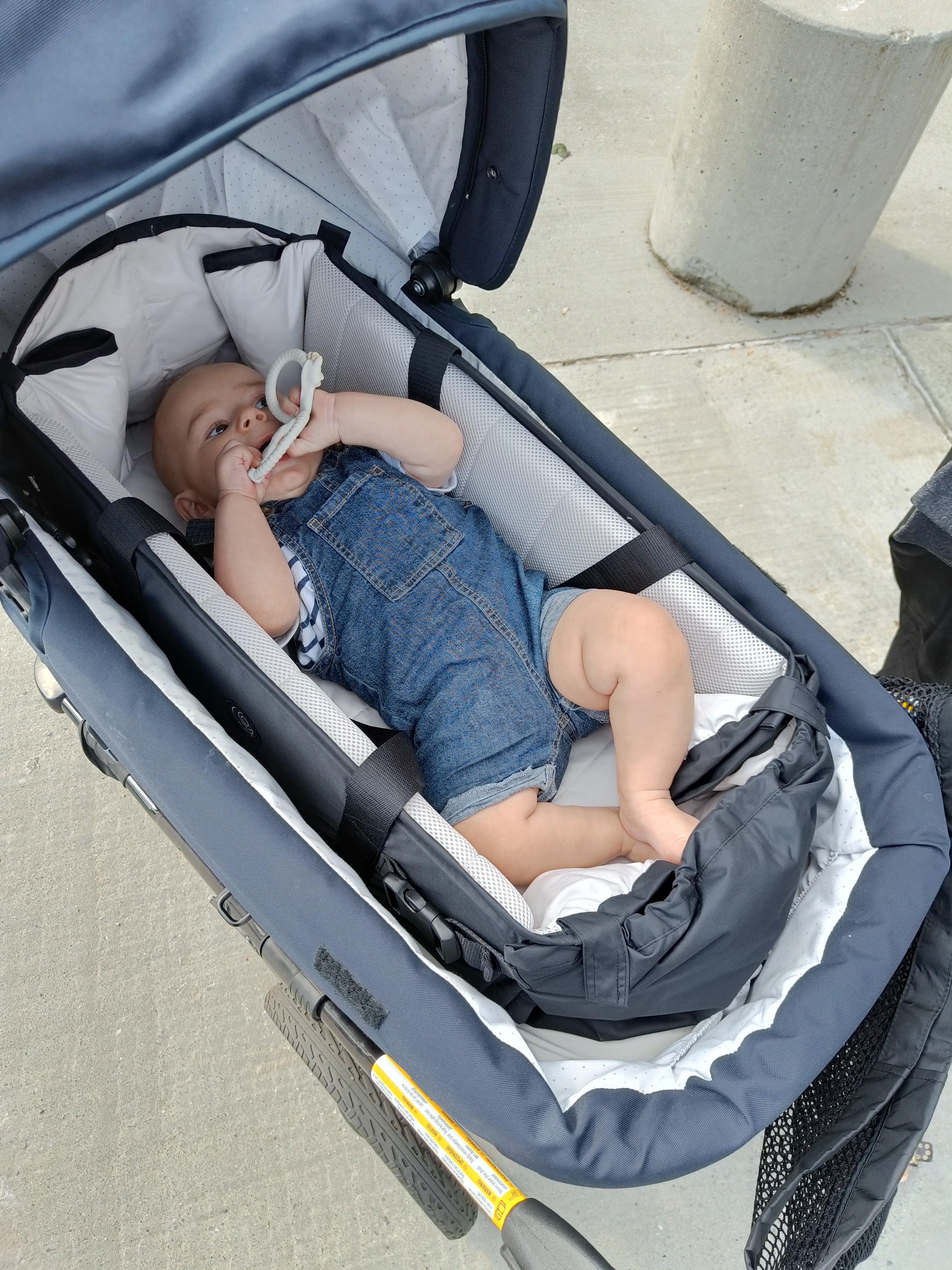 Pakketaanbieding: Easygrow Favn babynest/lift + speelhanger - Babylift - MamaMilla