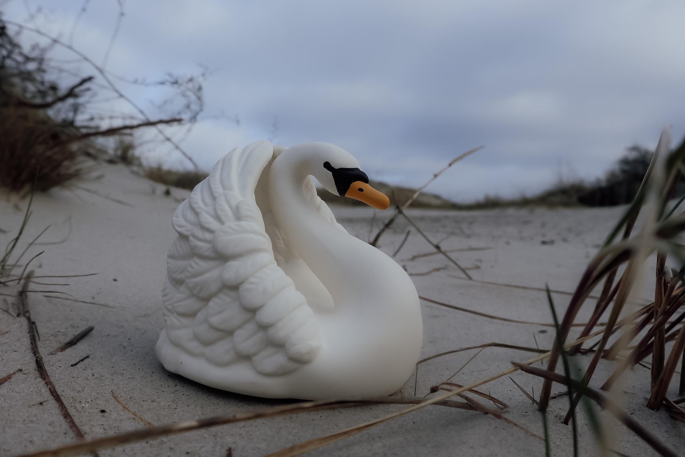 Natruba badspeeltje van natuurlijk rubber - Zwaan - Groot - Badspeeltje - MamaMilla