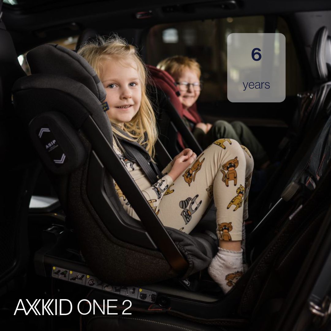Axkid ONE 2 - Tar - iSize 61-125 cm - TENTOONSTELLING - 61-125 cm (3 maanden tot 7 jaar) - MamaMilla