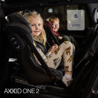 Axkid ONE 2 - Tar - iSize 61-125 cm - TENTOONSTELLING - 61-125 cm (3 maanden tot 7 jaar) - MamaMilla