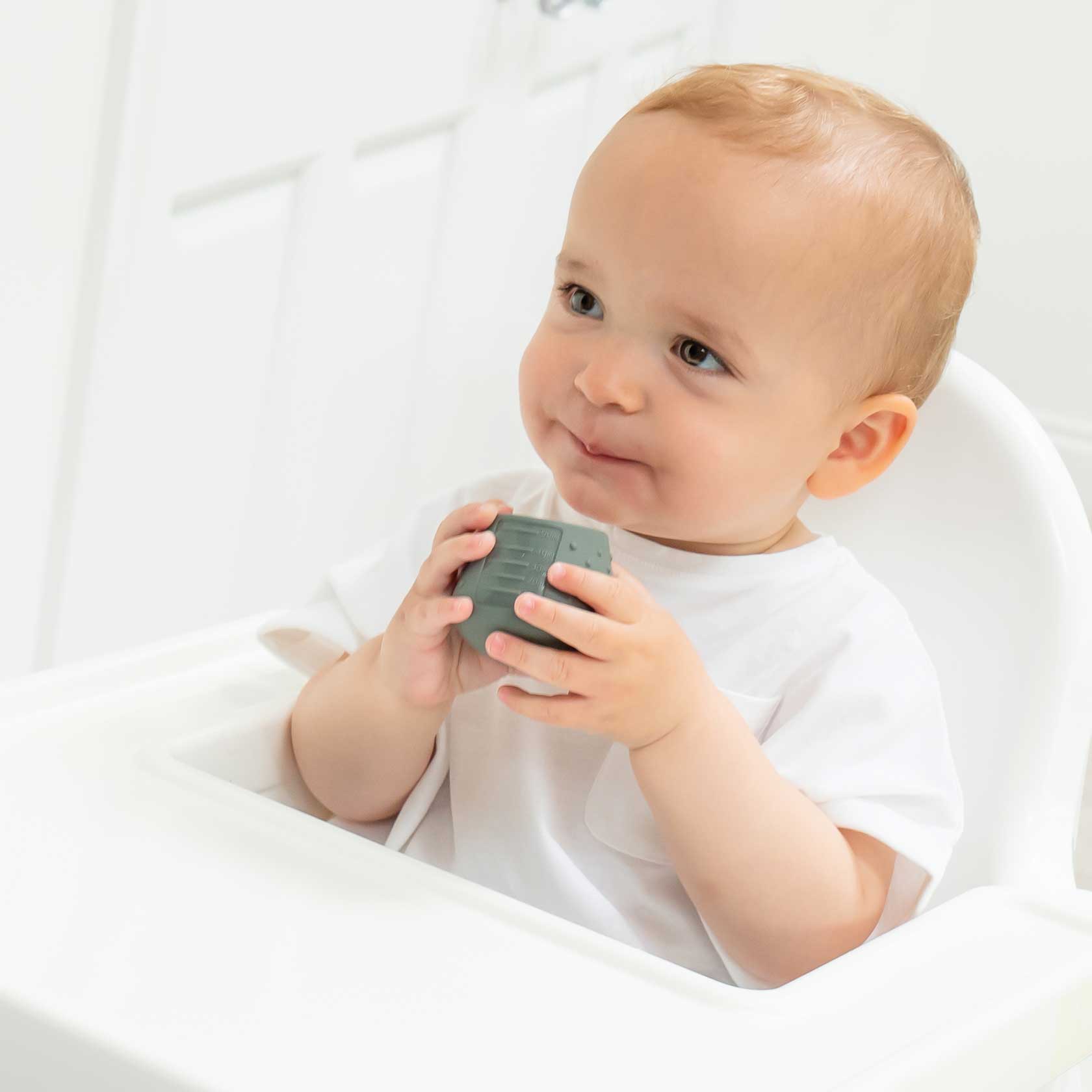 Tidy Tot Siliconen Beker - My First Cup - Grijs - Beker - MamaMilla