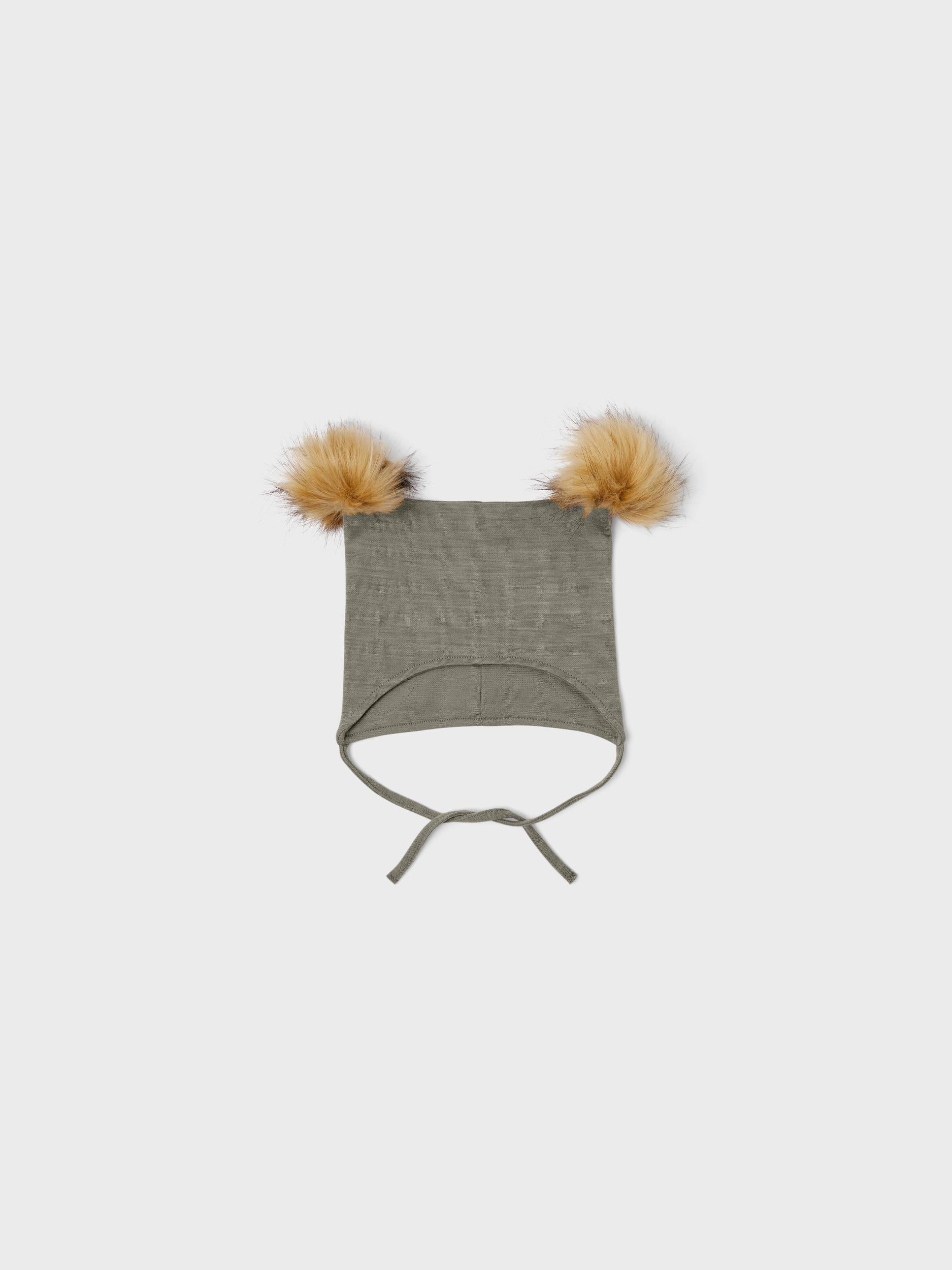 Name it Muts van wol met Pom Pom - Wuppo - Vetiver - Babymutsje - MamaMilla