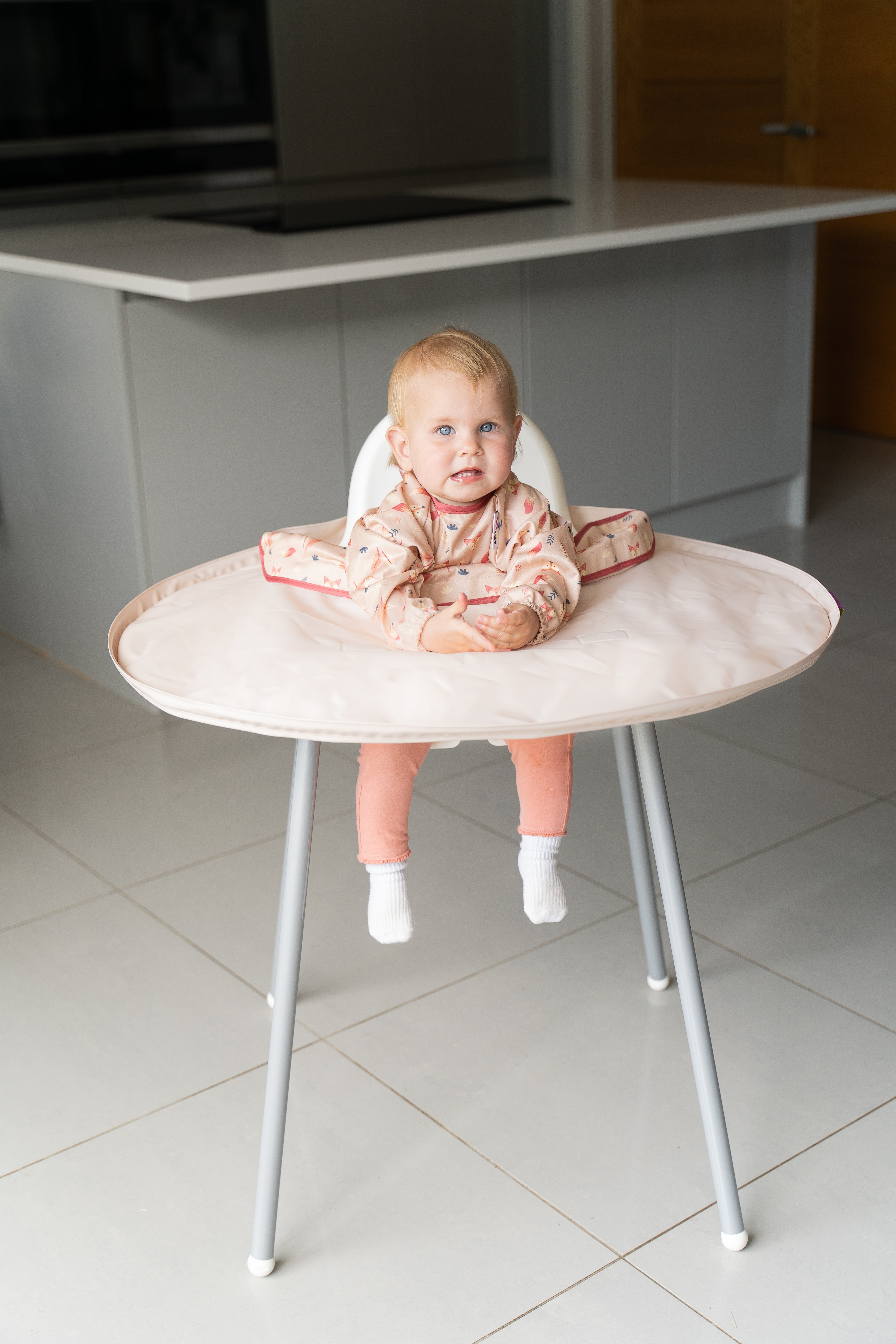 Tidy Tot Slab en Dienblad - SET - Sand Fox - Slab met mouwen - MamaMilla