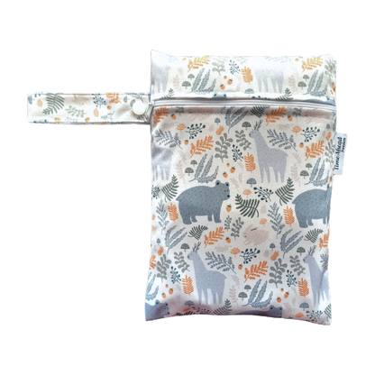 Het Zweedse bos | Kleine wetbag: Hopbloemen groen - - MamaMilla