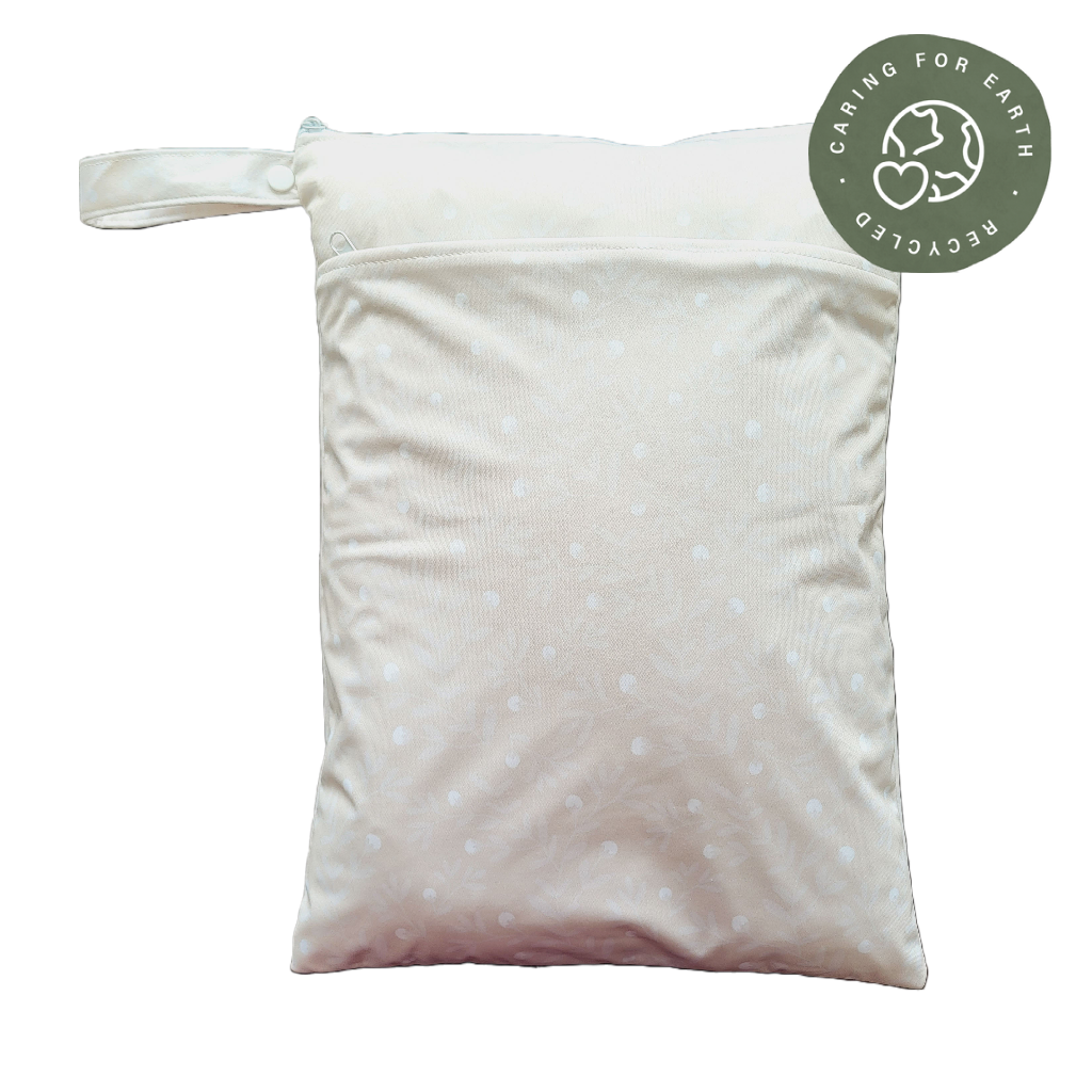 Het Zweedse bos | Wetbag medium: Hopbloemen groen - - MamaMilla