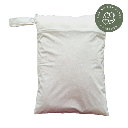 Het Zweedse bos | Wetbag medium: Hopbloemen groen - - MamaMilla