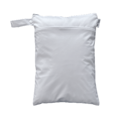 Het Zweedse bos | Wetbag medium: Hopbloemen wit - - MamaMilla