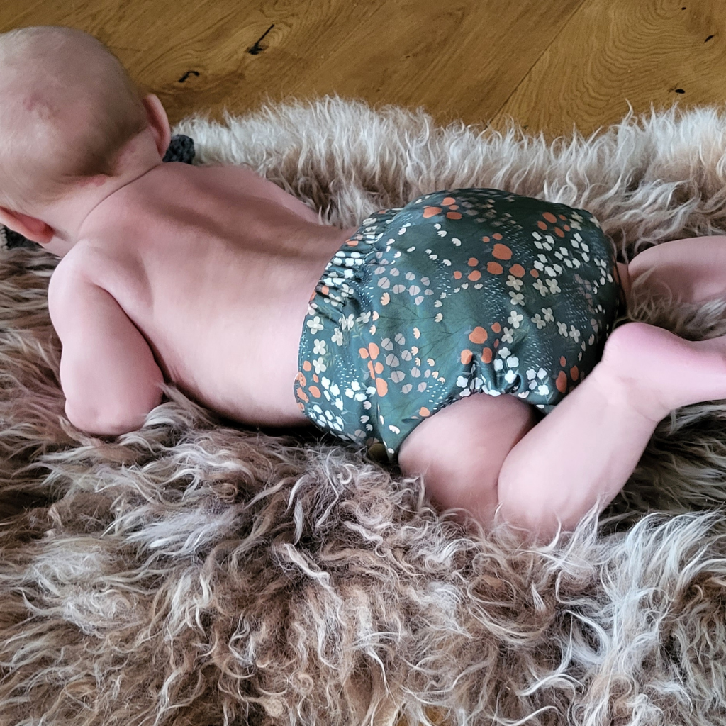 Het Zweedse bos | Zakluier | Slank 3-15kg: Hopbloemen beige / Geen inzetstukken - - MamaMilla