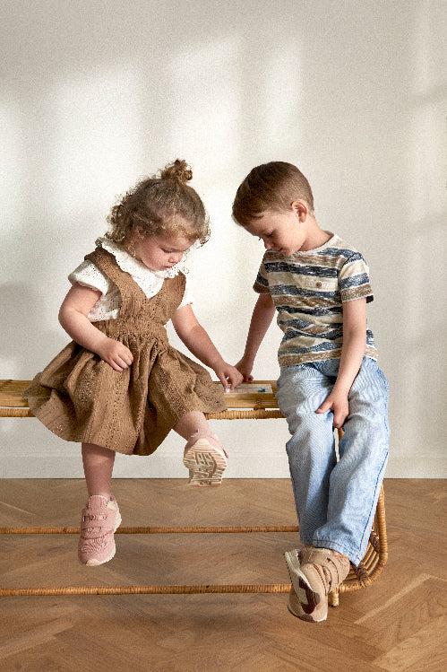 Een FANTASTISCHE lichtgewicht sneakers met klittenband - Misty Rose - schoenen - MamaMilla