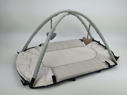 Pakketaanbieding: Easygrow Favn babynest/lift + speelhanger - Babylift - MamaMilla
