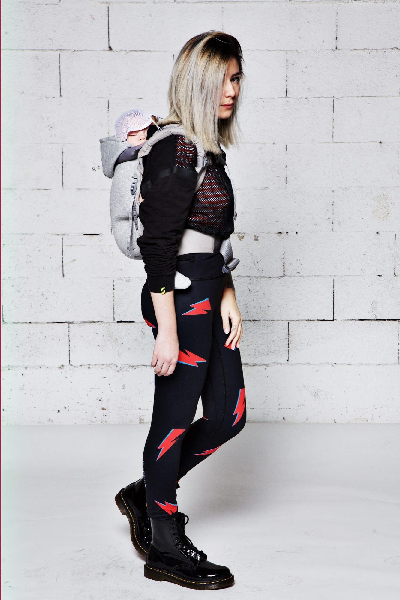 Love radius drager incl. babyinzetstuk - Hoodie draagzak - Lichtgrijs/Atletisch Grijs - draagzak - MamaMilla