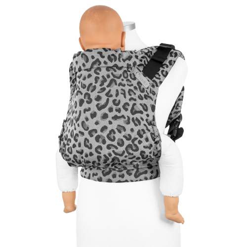 Fidella Fusion Fullbuckle Draagzak - Leopard Silver - Babydraagzak - MamaMilla